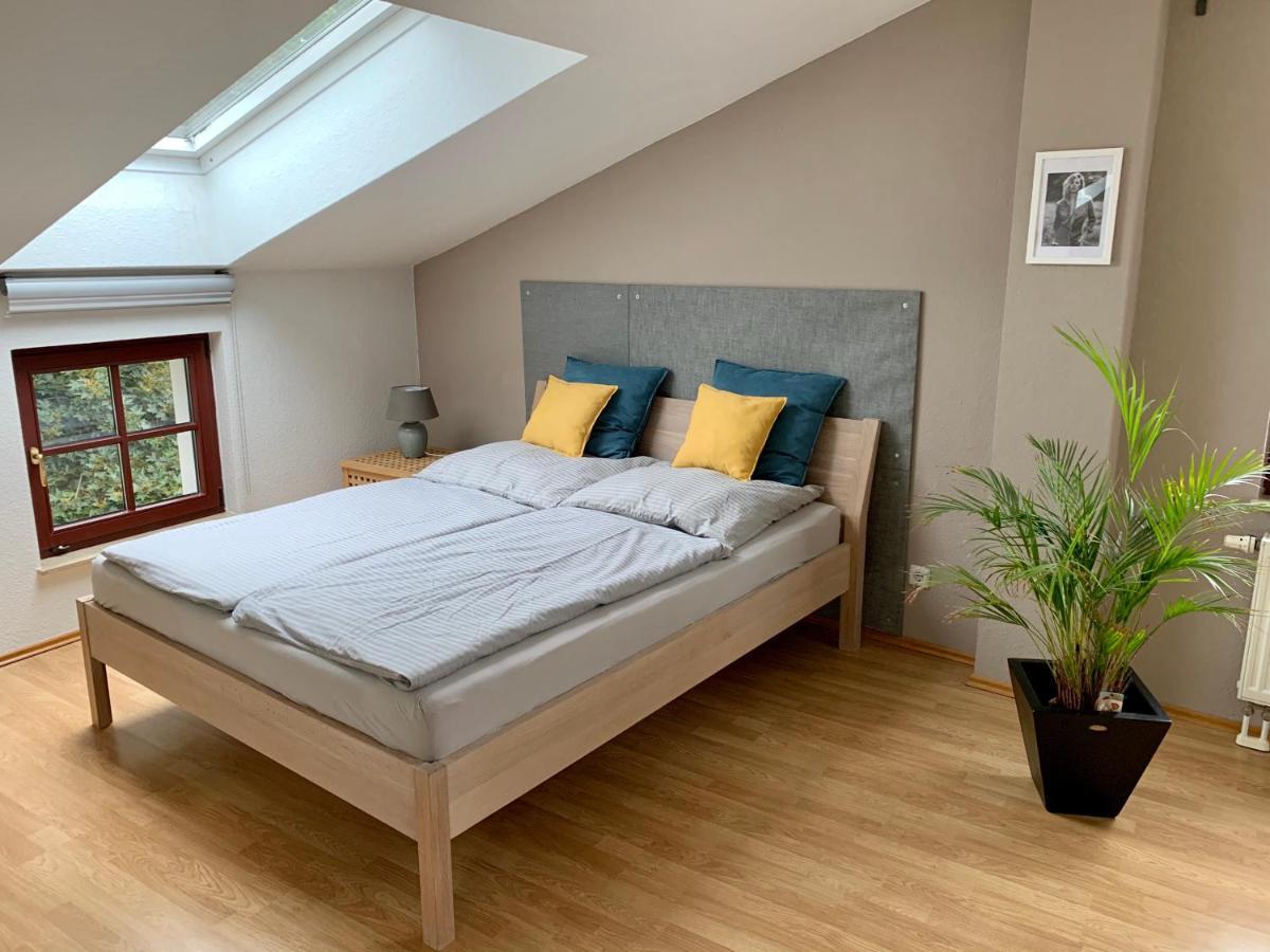 Charmante Dachgeschoss Wohnung لبسيا المظهر الخارجي الصورة